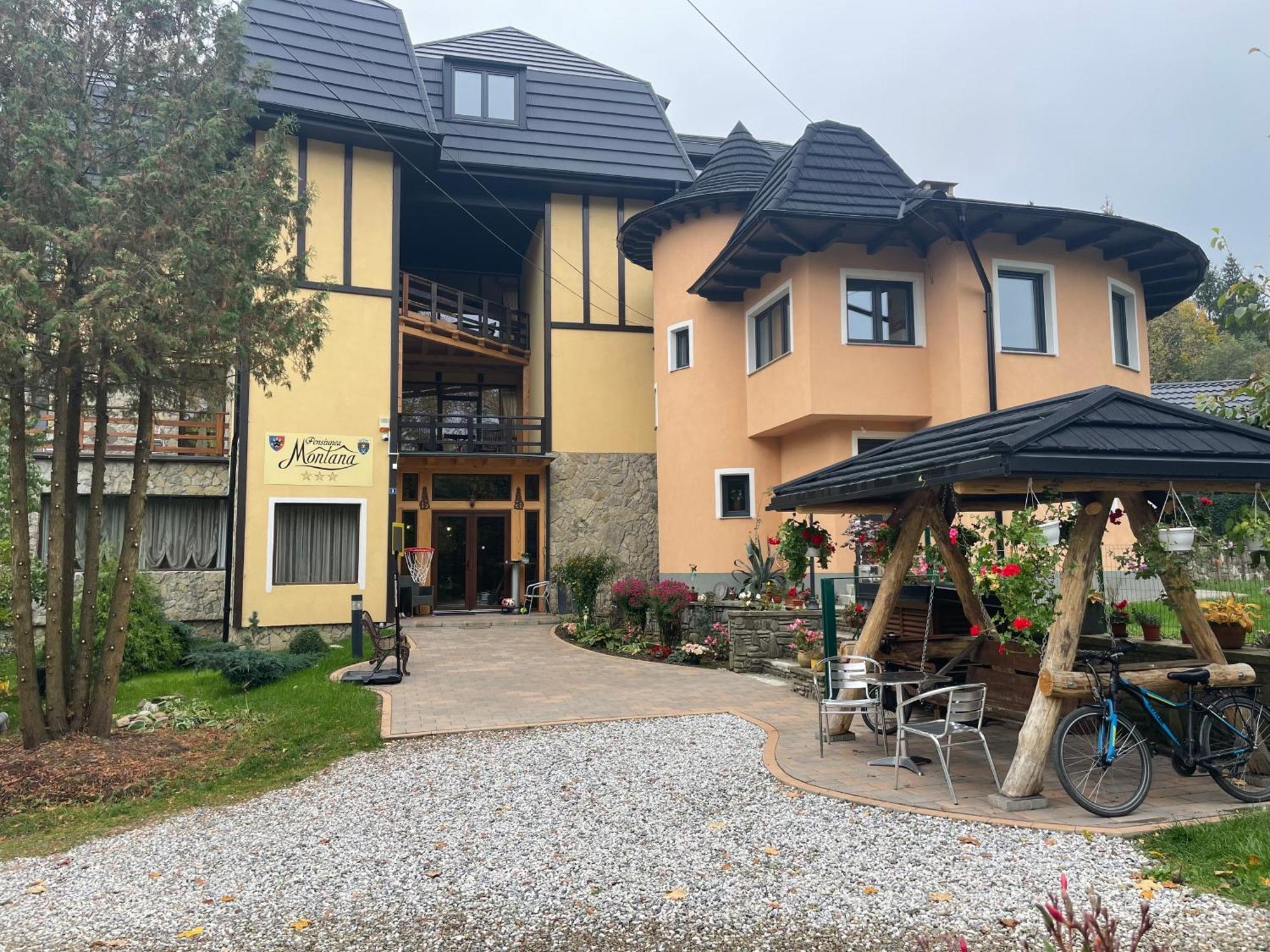 Hotel Montana Suczawica Zewnętrze zdjęcie
